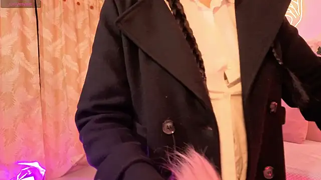 Snapshot of hina_tay chatting on February 24, 3:26 am hina tay online show from February 24, 3:26 am