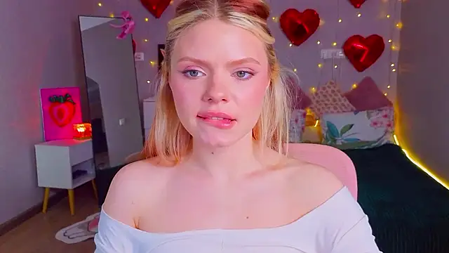 Red  Candy online show from March 13, 3:18 pm