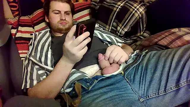 Snapshot of sexaddict_2424 chatting on February 1, 12:42 am sexaddict 2424 online show from February 1, 12:42 am