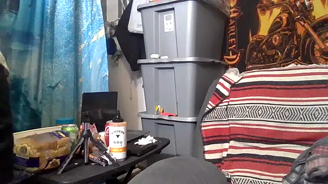 Snapshot of sexaddict_2424 chatting on April 13, 11:21 pm sexaddict 2424 online show from April 13, 11:21 pm