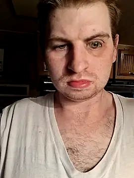 Snapshot of sexaddict_2424 chatting on May 1, 3:22 am sexaddict 2424 online show from May 1, 3:22 am