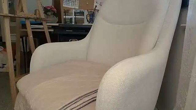 naughtyonbicycle online show from April 7, 1:22 pm