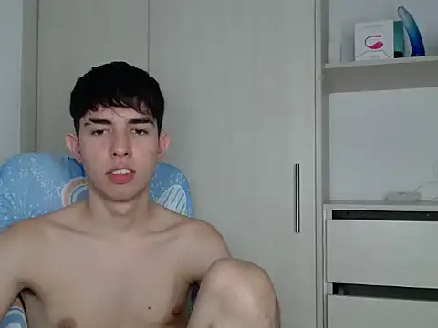 Snapshot of Andy_hot19 chatting on October 26, 4:13 pm Andy hot19 online show from October 26, 4:13 pm