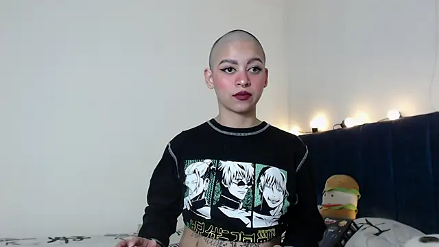 Bitsy Messy online show from December 19, 4:45 am