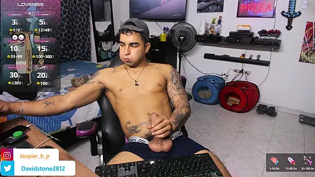 Snapshot of cJuan111 chatting on January 16, 11:59 pm cJuan111 online show from January 16, 11:59 pm