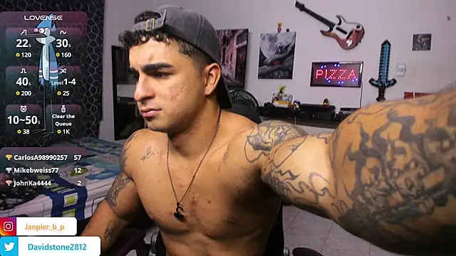 Snapshot of cJuan111 chatting on February 25, 8:51 pm cJuan111 online show from February 25, 8:51 pm