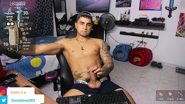 Snapshot of cJuan111 chatting on March 1, 3:38 pm cJuan111 online show from March 1, 3:38 pm