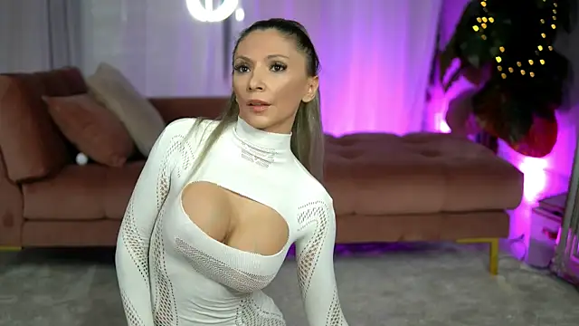 VivianneSteinX online show from April 1, 8:17 pm