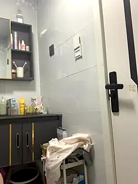 Aimeil online show from October 9, 2:04 pm