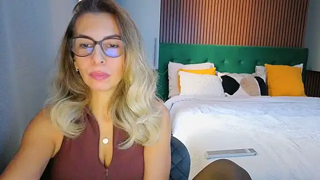 SukyGirl online show from October 17, 9:56 am