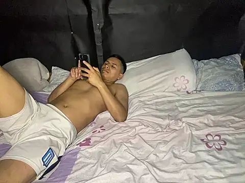 Snapshot of Romax2 chatting on January 14, 4:47 am Romax2 online show from January 14, 4:47 am