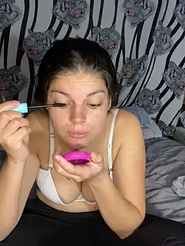 Snapshot of Romax2 chatting on March 13, 6:45 pm Romax2 online show from March 13, 6:45 pm