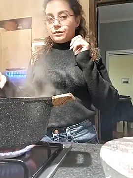 Snapshot of ItalianiMuli chatting on December 30, 7:21 pm ItalianiMuli online show from December 30, 7:21 pm