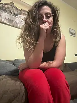 Snapshot of ItalianiMuli chatting on March 9, 10:19 pm ItalianiMuli online show from March 9, 10:19 pm