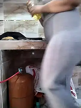 Snapshot of Dalou3a69 chatting on February 4, 5:01 pm Dalou3a69 online show from February 4, 5:01 pm