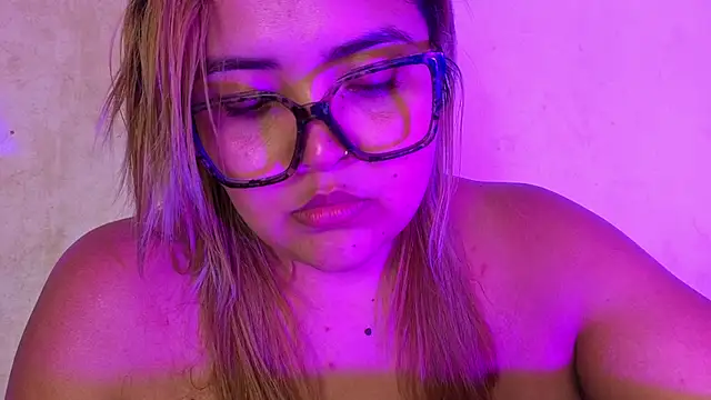 Agatha humidity online show from May 31, 9:16 pm