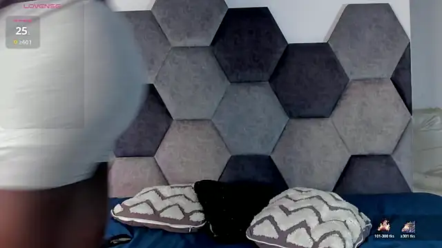 Latrellx7 online show from March 27, 3:45 am