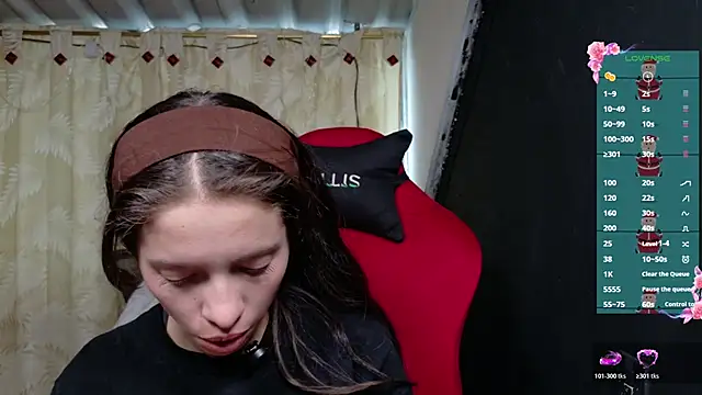 Snapshot of sweetdam12 chatting on December 18, 6:14 pm sweetdam12 online show from December 18, 6:14 pm