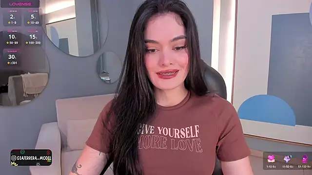 Snapshot of GiaFerrara chatting on December 1, 5:13 pm GiaFerrara online show from December 1, 5:13 pm