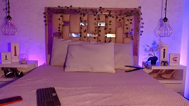 Snapshot of GigiVolkova chatting on October 9, 7:45 pm GigiVolkova online show from October 9, 7:45 pm