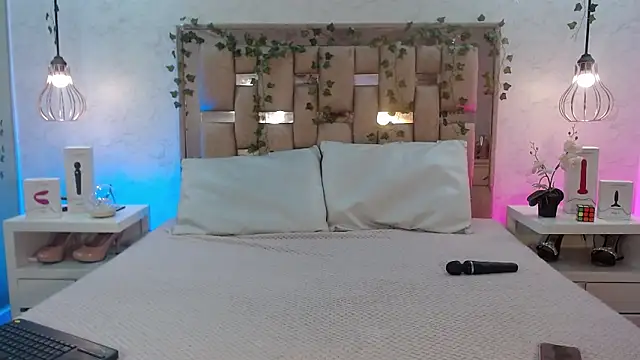 Snapshot of GigiVolkova chatting on November 28, 2:14 am GigiVolkova online show from November 28, 2:14 am