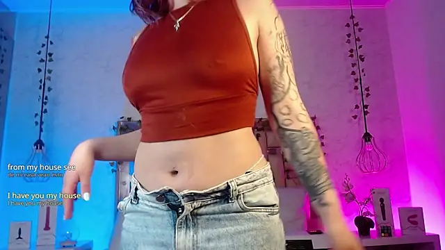 Snapshot of GigiVolkova chatting on December 5, 3:15 am GigiVolkova online show from December 5, 3:15 am