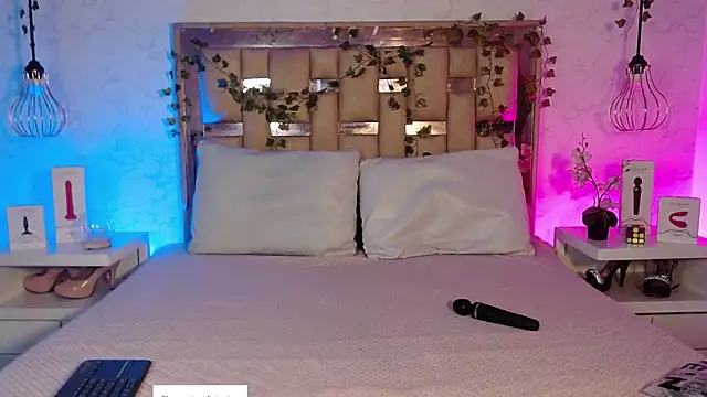 Snapshot of GigiVolkova chatting on December 18, 8:04 pm GigiVolkova online show from December 18, 8:04 pm