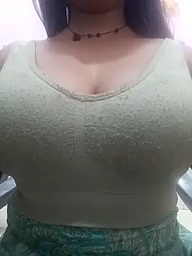 cute-mahek online show from April 16, 6:09 pm