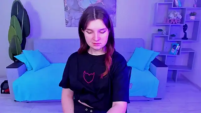 Snapshot of BonneyLove chatting on February 7, 9:37 pm BonneyLove online show from February 7, 9:37 pm