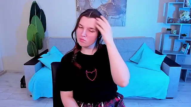 Snapshot of BonneyLove chatting on March 2, 5:36 pm BonneyLove online show from March 2, 5:36 pm