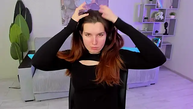 Snapshot of BonneyLove chatting on March 17, 5:49 pm BonneyLove online show from March 17, 5:49 pm