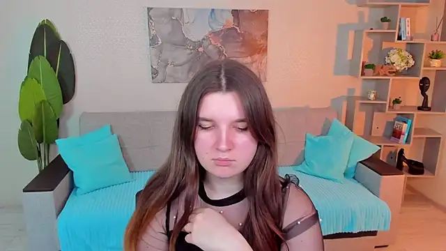 BonneyLove online show from December 2, 5:30 pm