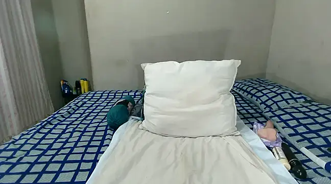 WetwetPussy31 online show from January 17, 7:16 pm