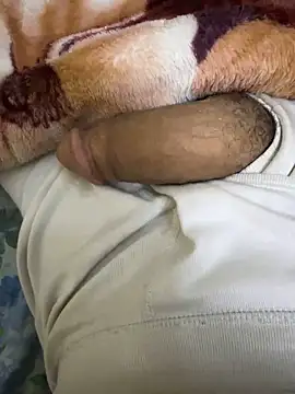 Snapshot of hamed-697 chatting on February 8, 10:40 pm hamed-697 online show from February 8, 10:40 pm