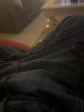 Snapshot of hamed-697 chatting on February 19, 12:35 am hamed-697 online show from February 19, 12:35 am