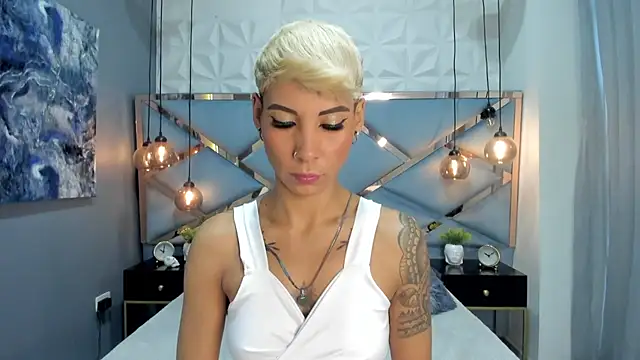 MiaMorgan  online show from December 31, 12:15 pm