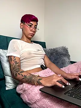 MiaMorgan  online show from January 17, 1:05 pm