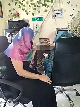 Snapshot of NAJWA-ARAB chatting on December 17, 2:33 pm NAJWA-ARAB online show from December 17, 2:33 pm