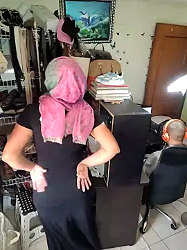 Snapshot of NAJWA-ARAB chatting on November 4, 3:33 pm NAJWA-ARAB online show from November 4, 3:33 pm