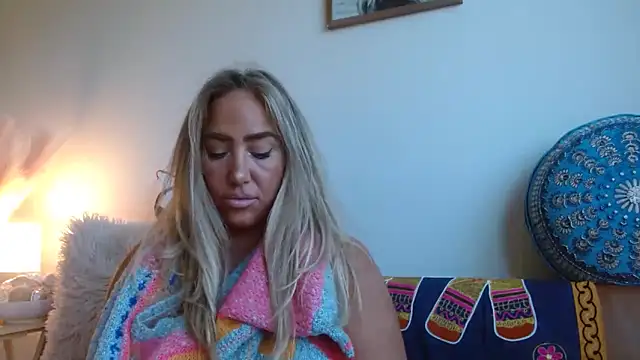 sunshinekisses online show from October 8, 6:16 pm