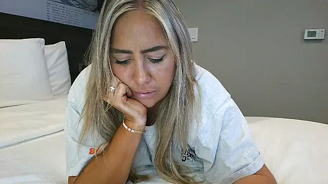 sunshinekisses online show from February 7, 7:06 pm