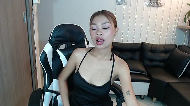 Snapshot of Perla_prg chatting on February 21, 12:50 pm Perla prg online show from February 21, 12:50 pm