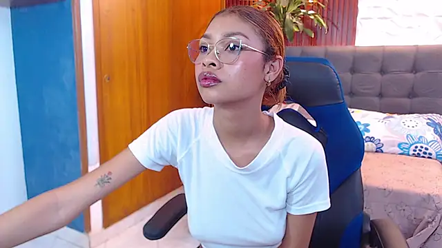 Snapshot of Perla_prg chatting on March 20, 4:31 pm Perla prg online show from March 20, 4:31 pm