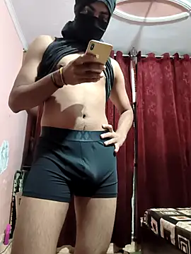 Snapshot of Fucker_111 chatting on April 9, 12:32 am Fucker 111 online show from April 9, 12:32 am