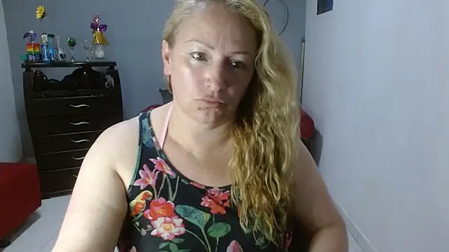 emperabigbootybigass online show from January 20, 6:43 pm
