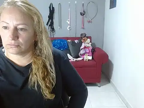 emperabigbootybigass online show from February 11, 12:27 pm