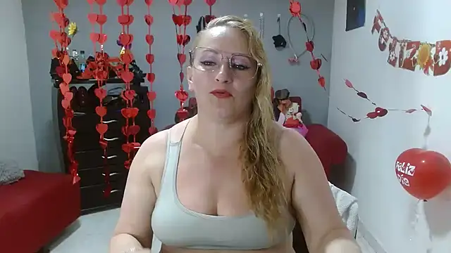 emperabigbootybigass online show from February 18, 3:43 pm