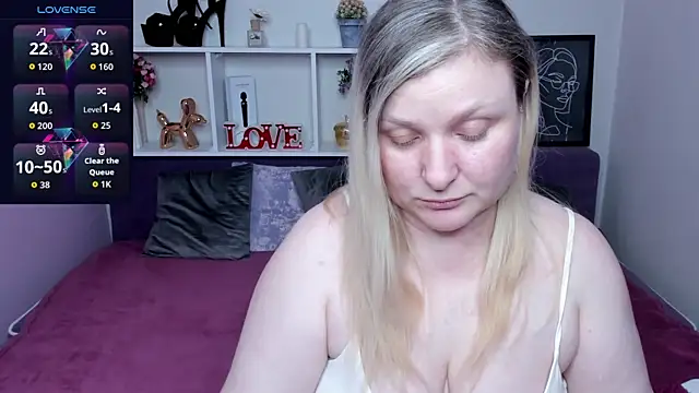 AnnaXCherri online show from November 25, 4:12 am