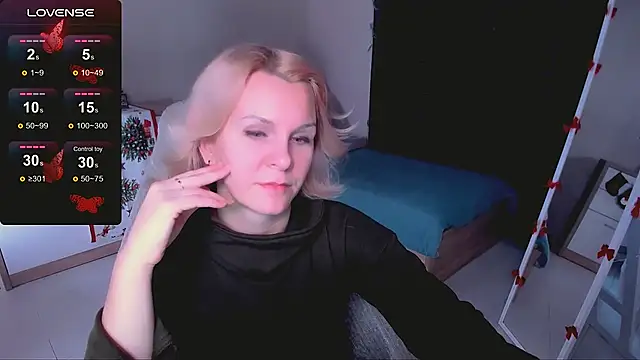 Snapshot of Louisa_Bay chatting on January 10, 9:02 am Louisa Bay online show from January 10, 9:02 am