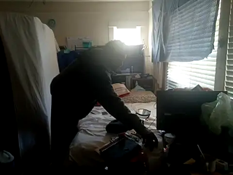 DevinToore online show from October 14, 6:20 pm